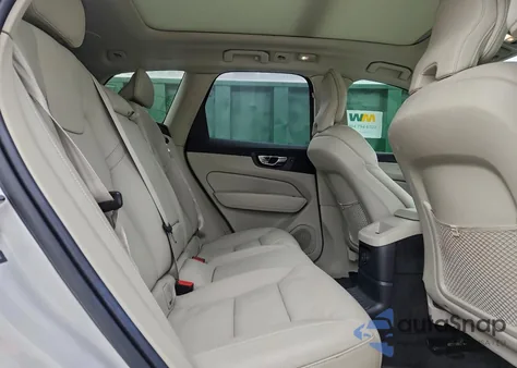 2023 Volvo Xc60 Plus z USA, uszkodzony, nr VIN YV4H60DE0P1319522